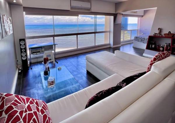 SeafrontApartment-Sleeps4-Pool-Parking-Garden, Porlamar