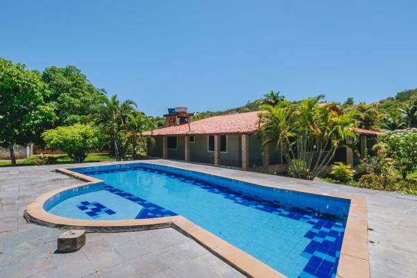 A la foto es mostra l'objecte Casa encantadora c Wi-fi, piscina e churrasqueira situat a la ciutat de Camaçari.
