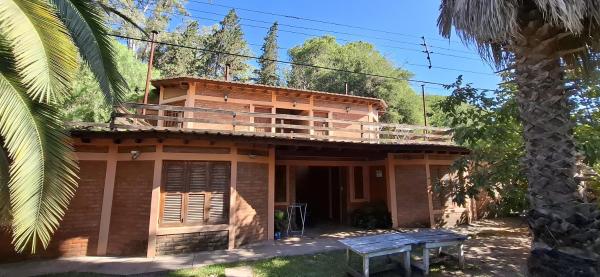 A la foto es mostra l'objecte Cabañas El Náutico situat a la ciutat de Embalse.