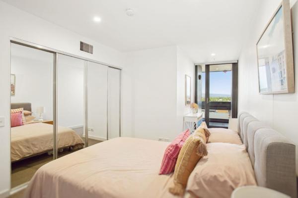 Φωτογραφία 5: 2 BR Apartment with car parking on Grote Street