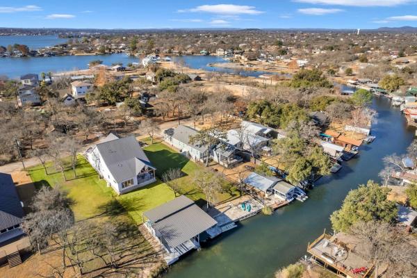 The Woodland Escape With Concierge Services - New Listing - Marble Falls, TX