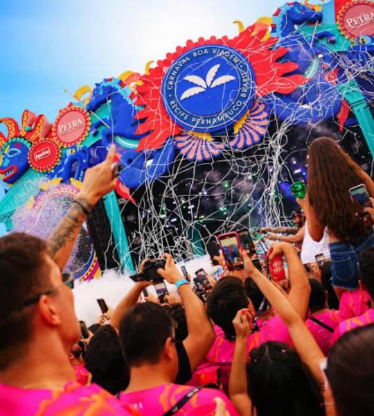 A la foto es mostra l'objecte Flat para carnaval situat a la ciutat de Recife.