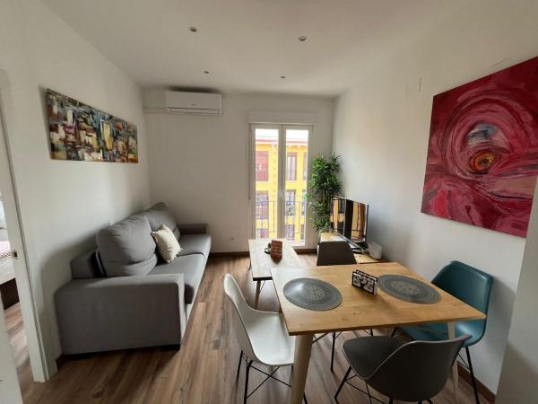 На фото показан объект Apartamento Retiro-Ibiza IV, расположенный в городе Мадрид.
