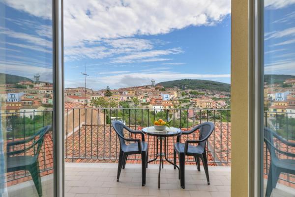A la foto es mostra l'objecte Casa Costanza situat a la ciutat de Capoliveri.