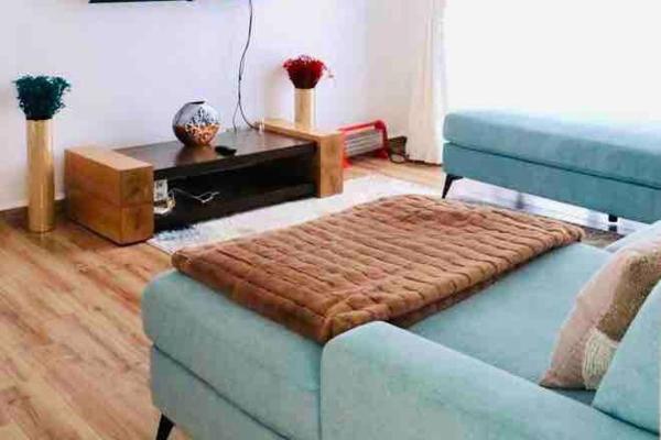 写真にはTatu City市にあるPrivate and cozy!が写っています。