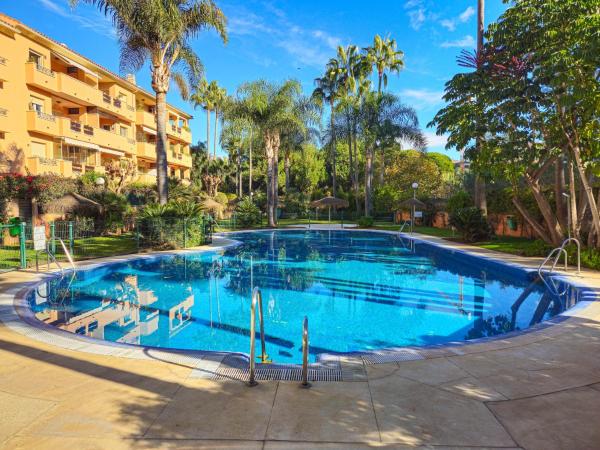 Three bedroom apartment in Las Chapas Marbella, Marbella