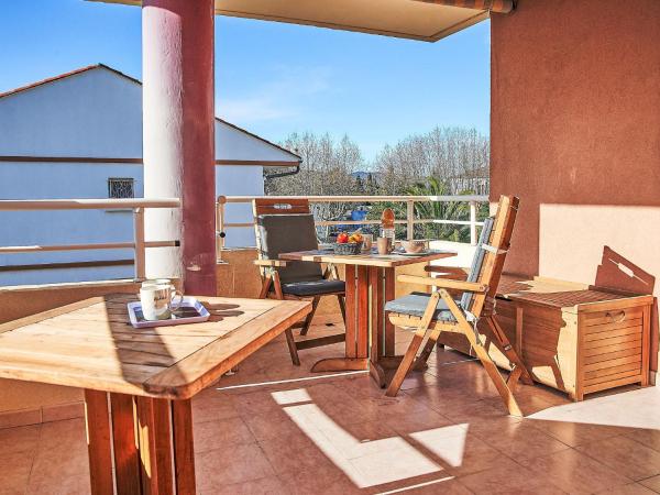 Apartment Les Rives Latines-3 By Interhome - Fréjus