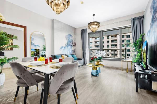 Φωτογραφία 8: 2BR Burj View with Balcony, Pool, Gym & Walk to Dubai Mall