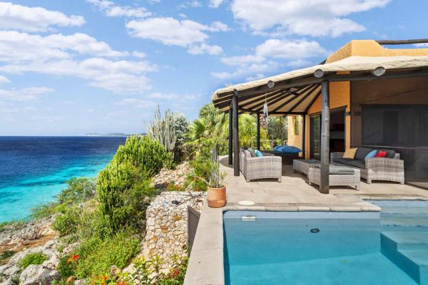 A la foto es mostra l'objecte Villa Orange Palm with spectacular sea views and private pool situat a la ciutat de Kralendijk.