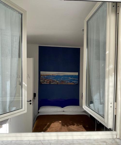 Na foto é possível ver o objeto DaRoDa Guest House Napoli localizado na cidade de Naples.