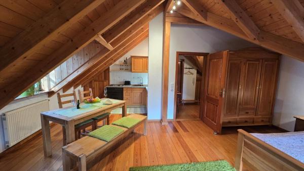 Na fotografii je vidět objekt Ferienwohnung Die Reblaus nacházející se ve městě Erlabrunn.