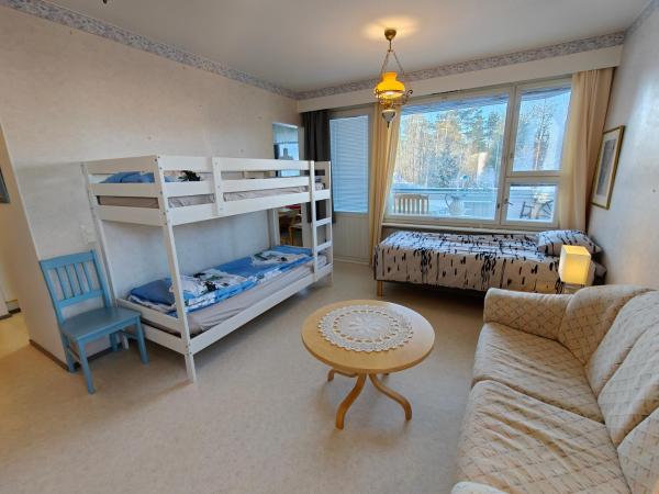 A la foto es mostra l'objecte Puolivälin Krouvi - Halfway To Lapland CL0SED situat a la ciutat de Nuttupera.