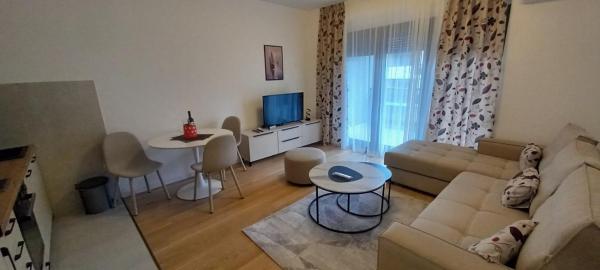 A la foto es mostra l'objecte Apartman Jovana situat a la ciutat de Trebinje.