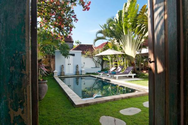 På billedet ses objektet COZY 2 BR Villa Private POOL walk to the beach beliggende i byen Badung.