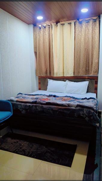A la foto es mostra l'objecte Unnati Guest House situat a la ciutat de Vrindāvan.