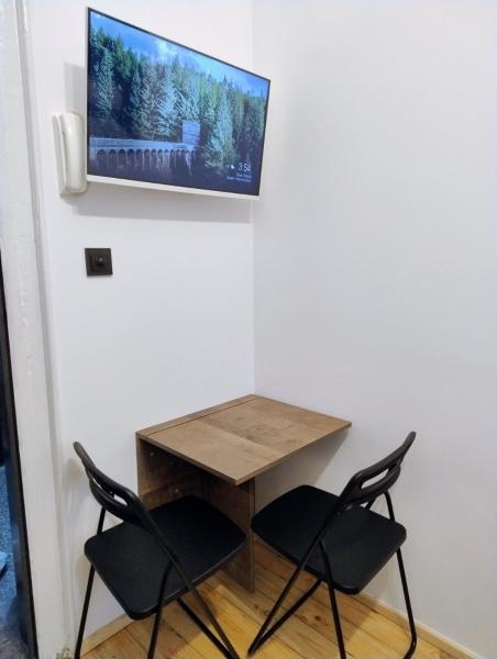 Foto 7: Tiny studio in top center