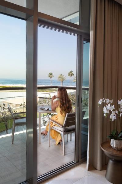 Na fotografii je vidět objekt Bespoke Holiday Homes - Palm Jumeirah- 2 Bedroom Sea View with Pool & Beach Access, The 8 nacházející se ve městě Dubaj.