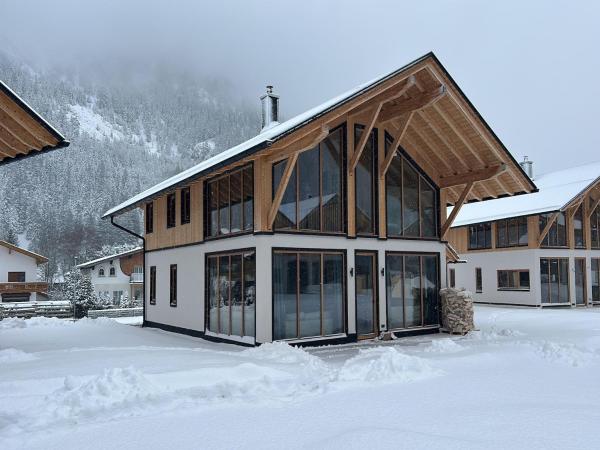 Zdjęcie 1: Chalet in Bichlbach near Ski Slopes