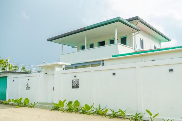 På bilden syns objektet Sunset Villa som ligger i staden Laamu.
