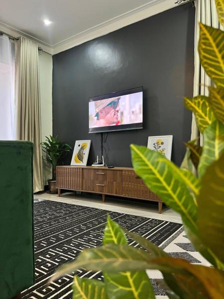 На фото показан объект Royal Retreat Homes - Luxury, расположенный в городе Kyambogo.