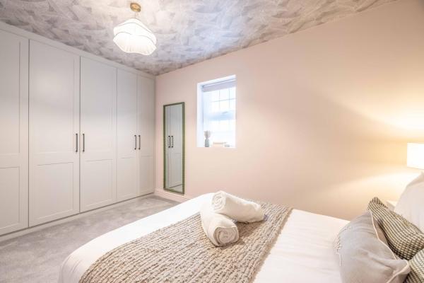 Fotografie 6: Escape in Style to Windsor with Free Parking - By Tempstay