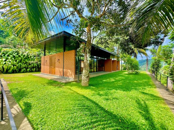 The photo shows the Singhe Villa Banagala located in the city of Morawaka.