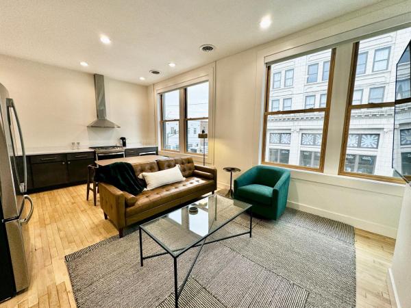 A la foto es mostra l'objecte Condo B - Gallery Suite - Downtown Marion situat a la ciutat de Warren.