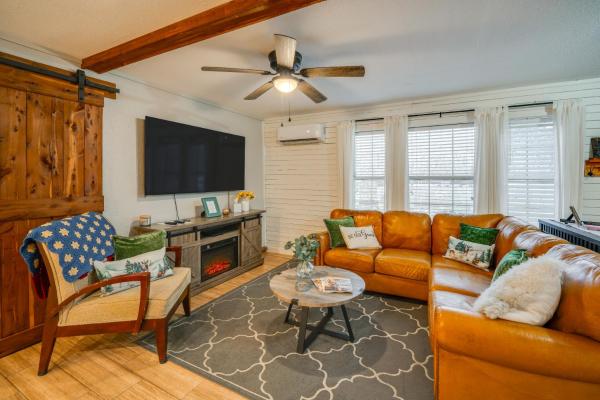 A la foto es mostra l'objecte RockinB88 Ranch Retreat Terrell Home Near Shops situat a la ciutat de Terrell.
