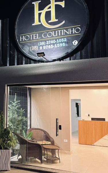 Na foto é possível ver o objeto Hotel Coutinho localizado na cidade de Pirapora.