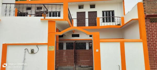 Auf dem Foto ist das Objekt New Sachan Home Stay in der Stadt Ayodhya zu sehen.