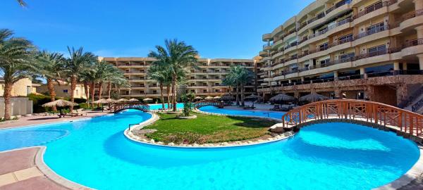Na zdjęciu widoczny jest obiekt Palma Suites Hurghada położony w mieście Hurghada.