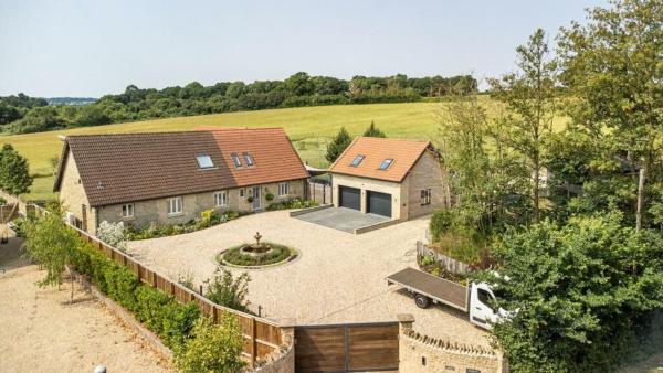 På billedet ses objektet Gorgeous modern countryside loft beliggende i byen Bath.