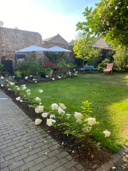 På bildet vises objektet Secret Garden only for Ladys and Families som ligger i byen Gangelt.