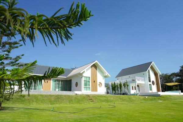 A la foto es mostra l'objecte Ada Pool Villa Khaoyai situat a la ciutat de Pong Talong.