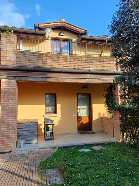 På billedet ses objektet Maison de Village TOSCAN beliggende i byen Poderi Rancoli.