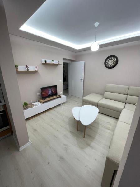 Nella foto è visibile l'oggetto Orinela House situato nella città di Fier.