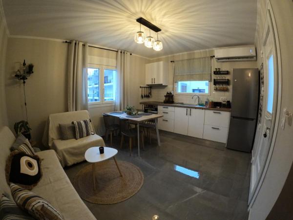 La photo montre l'objet Sea La Vie situé dans la ville de Néa Péramos.