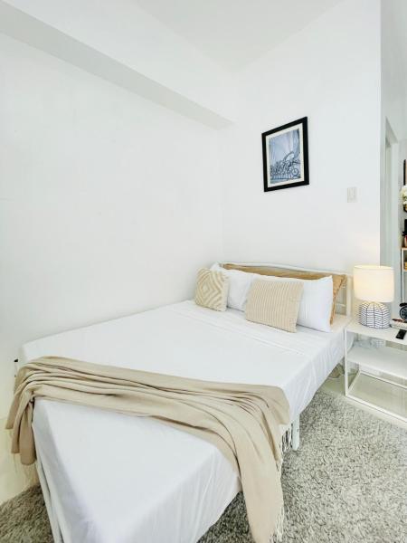 En la foto se muestra el objeto WV 21 Bright & Airy Studio ubicado en la ciudad de Babuy.