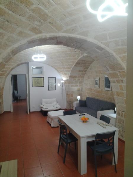 På billedet ses objektet Casa vacanza nel cuore della pietra beliggende i byen Barletta.