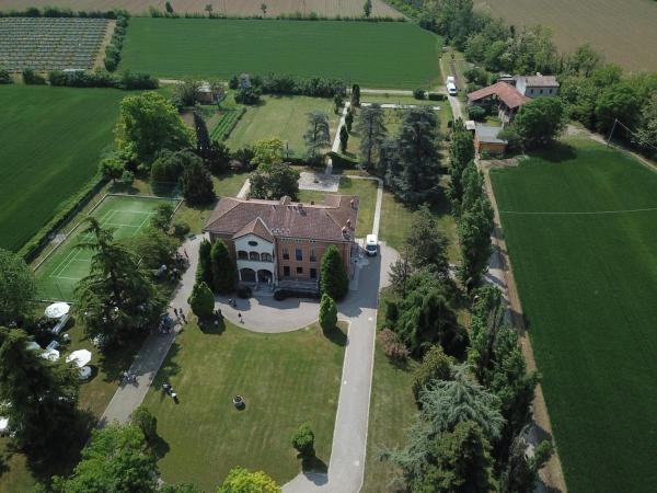 På billedet ses objektet Villa Ma don ni na, 50 minutes from Milan beliggende i byen Mucinasso.