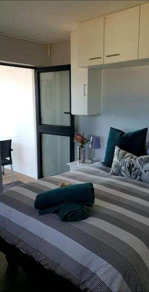 Foto 7: View on the Bay 7 Pinta Crescent
