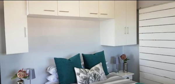 Foto 6: View on the Bay 7 Pinta Crescent