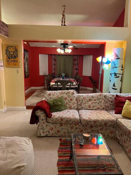 Na foto é possível ver o objeto 3 bedroom 2 bathroom localizado na cidade de Las Vegas.