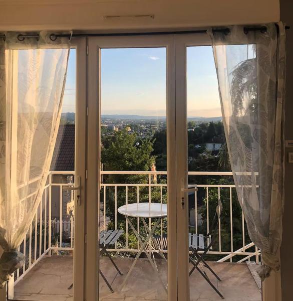 A la foto es mostra l'objecte Joli petit appartement sur les hauteurs de BRIVE situat a la ciutat de Buissou.