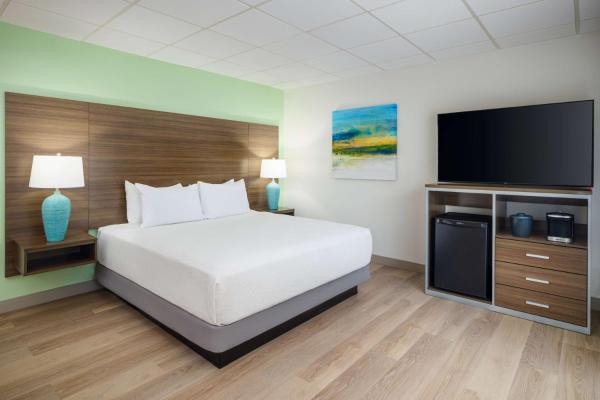 Na fotografii je vidět objekt Best Western Naples Inn & Suites nacházející se ve městě Naples.