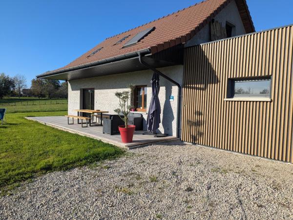 A la foto es mostra l'objecte Gite les Caravottes 4 Etoiles avec Jacuzzi - JURA situat a la ciutat de Les Repôts.
