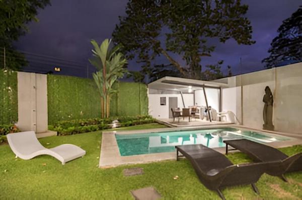 A la foto es mostra l'objecte Condominio de Lujo Shiva 2 situat a la ciutat de Jacó.