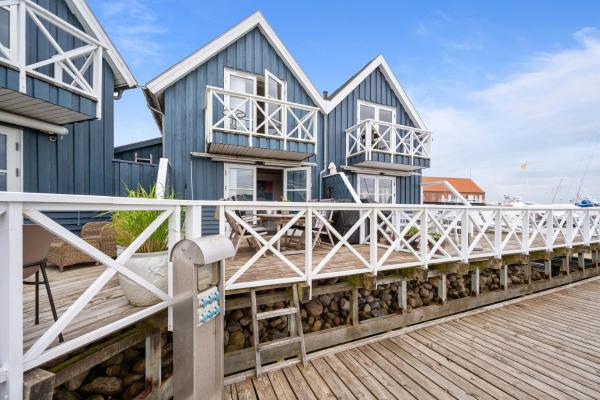 照片显示了位于Grenå市的Holiday Home At Grenaa Marina物件。