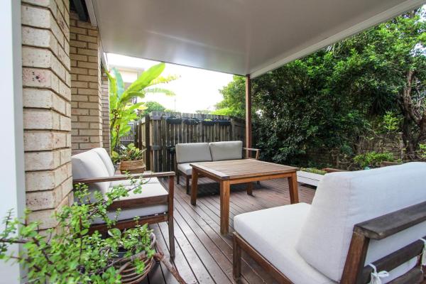 Leafy Retreat Townhouse Near Airport & City