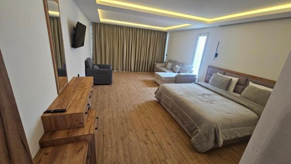 Auf dem Foto ist das Objekt 1 Private Bedroom Villa River View&Jacuzzi in der Stadt Shkodra zu sehen.